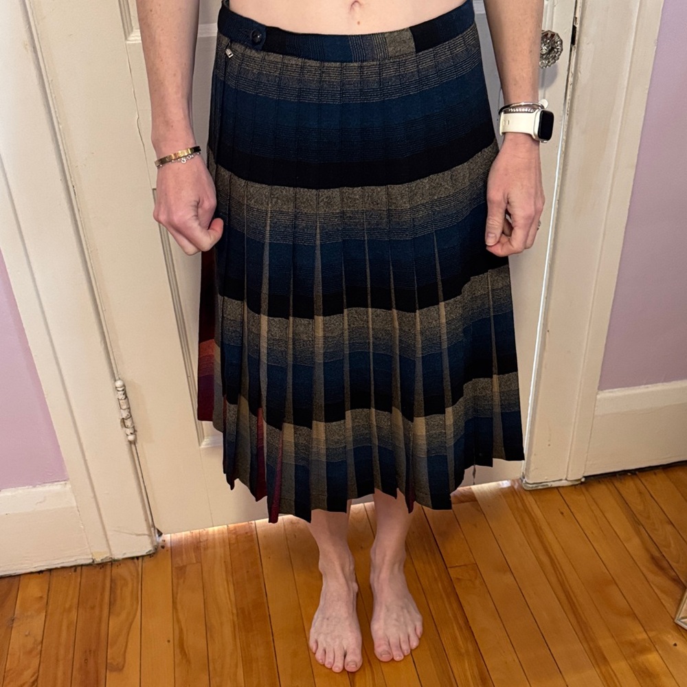 Incredible vintage kilt/pleated skirt, reversible, masterful hand tailoring